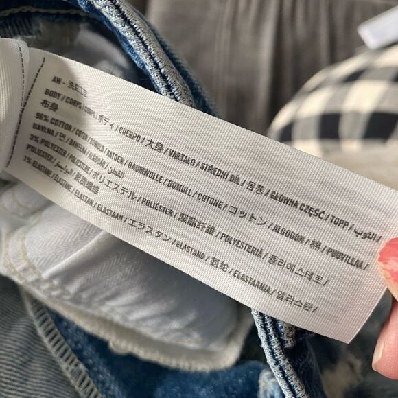 Hollister Ultra High Rise Mom Button Fly Jean Shorts 27 - Picture 9 of 9